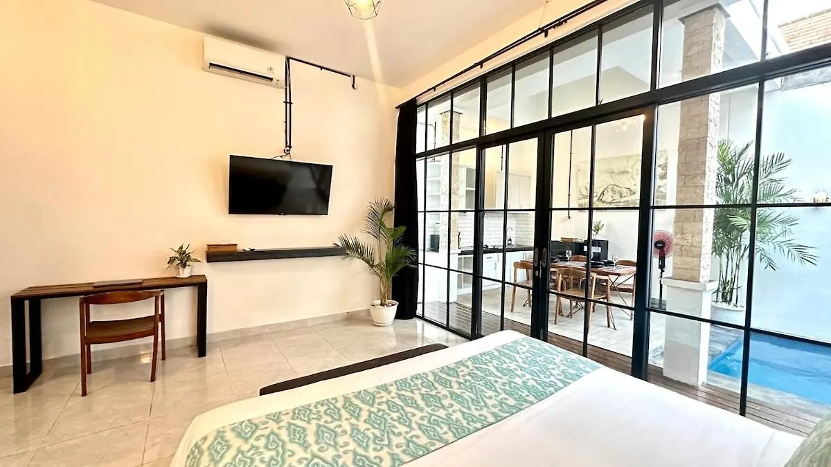 Villa Petitenget Seminyak 2Br  塞米亚克